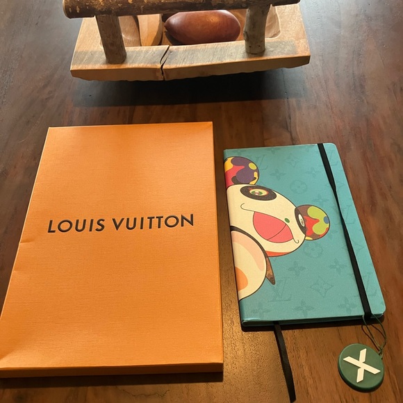 Louis Vuitton MURAKAMI Blue and Multicolor Character Notebook NEW WITH BOX! - Picture 4 of 11